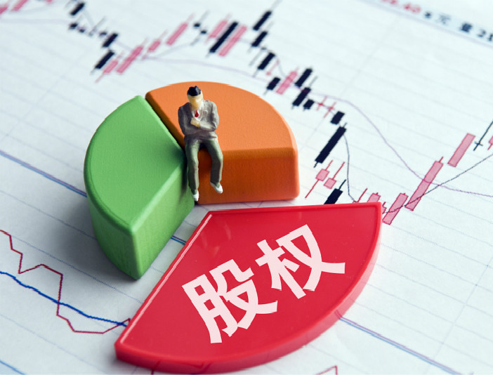 炙手人口_炙烧三文鱼手握图片