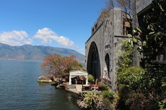 张家界、桂林集体失宠，旅游业大变天，背后的逻辑在哪里？