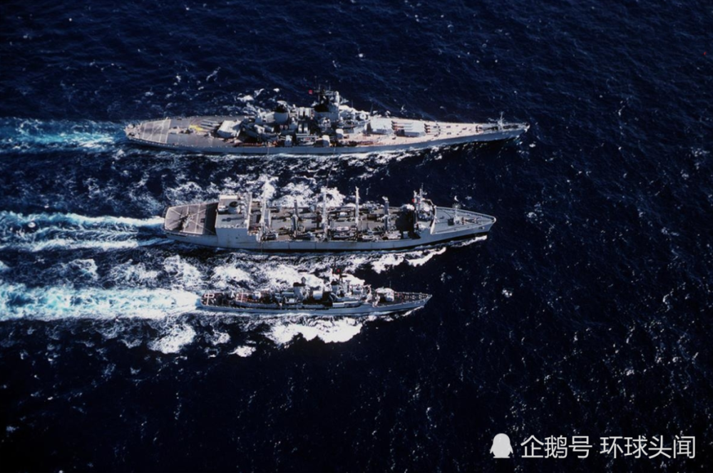 美军战列舰与4万吨补给舰和驱逐舰尺寸大对比,大出一大截!