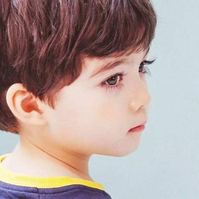 韩加混血精灵男孩,p都不敢p成他这样,实在是帅得太不真实了