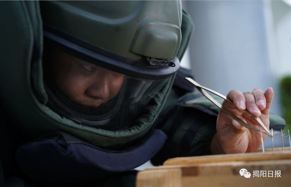 潘梓浩:危急时刻最帅的"逆行者"