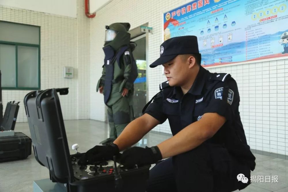 潘梓浩:危急时刻最帅的"逆行者"