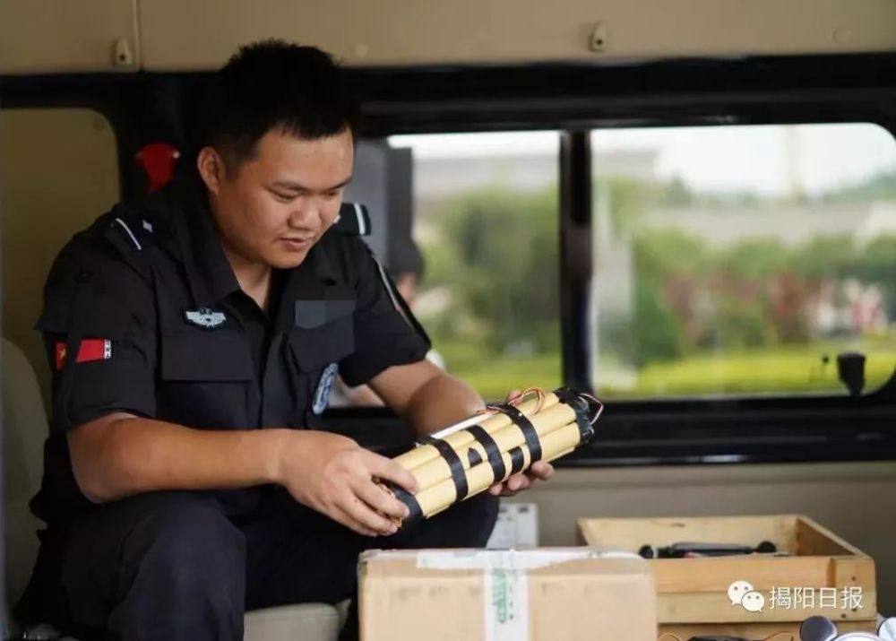 潘梓浩:危急时刻最帅的"逆行者"