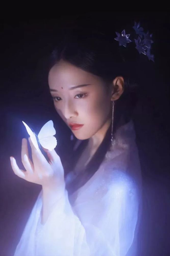 归朝欢曲谱_钢琴简单曲谱
