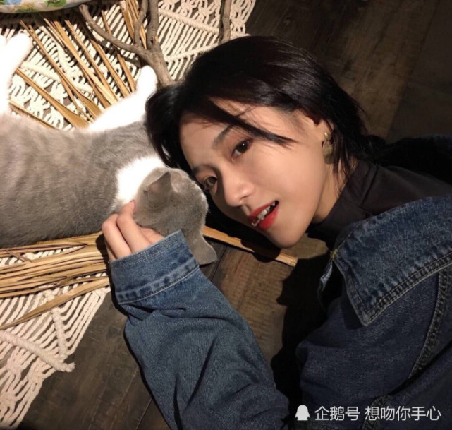 ins治愈系女生头像:只要你有一刻渴望成长,它就会支撑着你开花结果