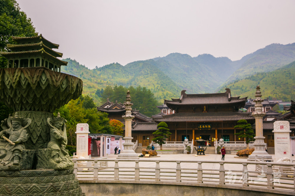 据说是温州地区最著名的寺庙