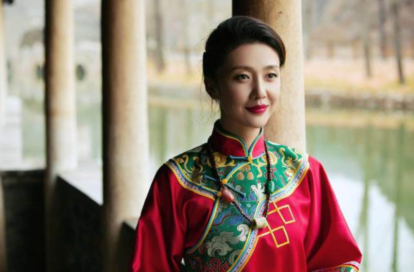 演员倪景阳因身材太好,无人敢与她搭戏,导演王晶都替她发愁