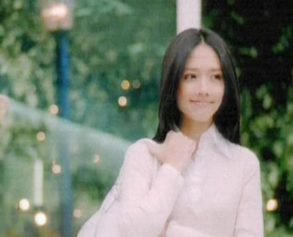 为什么越看郭碧婷越眼熟?原来小时候都吃过她代言的零食,我竟才发现