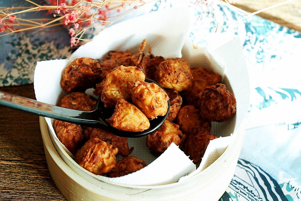 素丸子酥又香,十元炸出一大盆,果然是性价比超值的冬季配菜