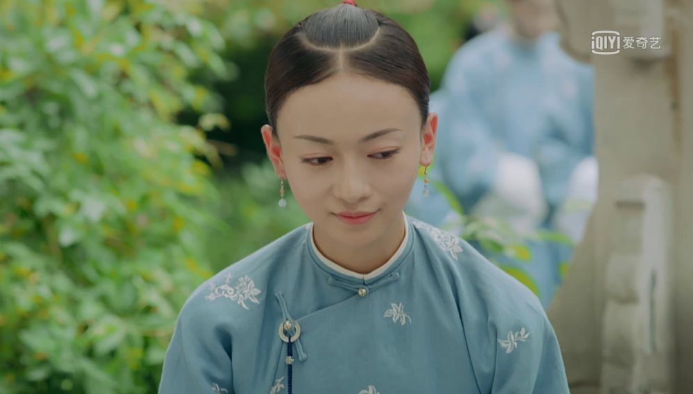 延禧攻略中魏璎珞有6款宫女造型:初入宫时最丑,4种绒花戴得优雅