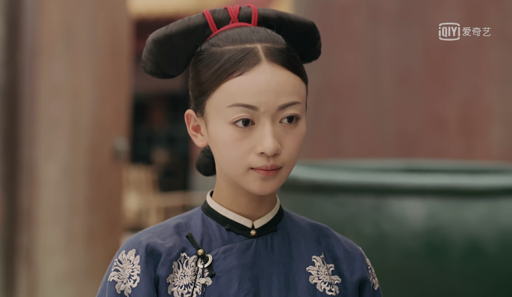 延禧攻略中魏璎珞有6款宫女造型:初入宫时最丑,4种绒花戴得优雅