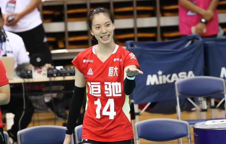 郑益昕神级一战!11扣10中打出全能数据,恒大女排出线的头号功臣