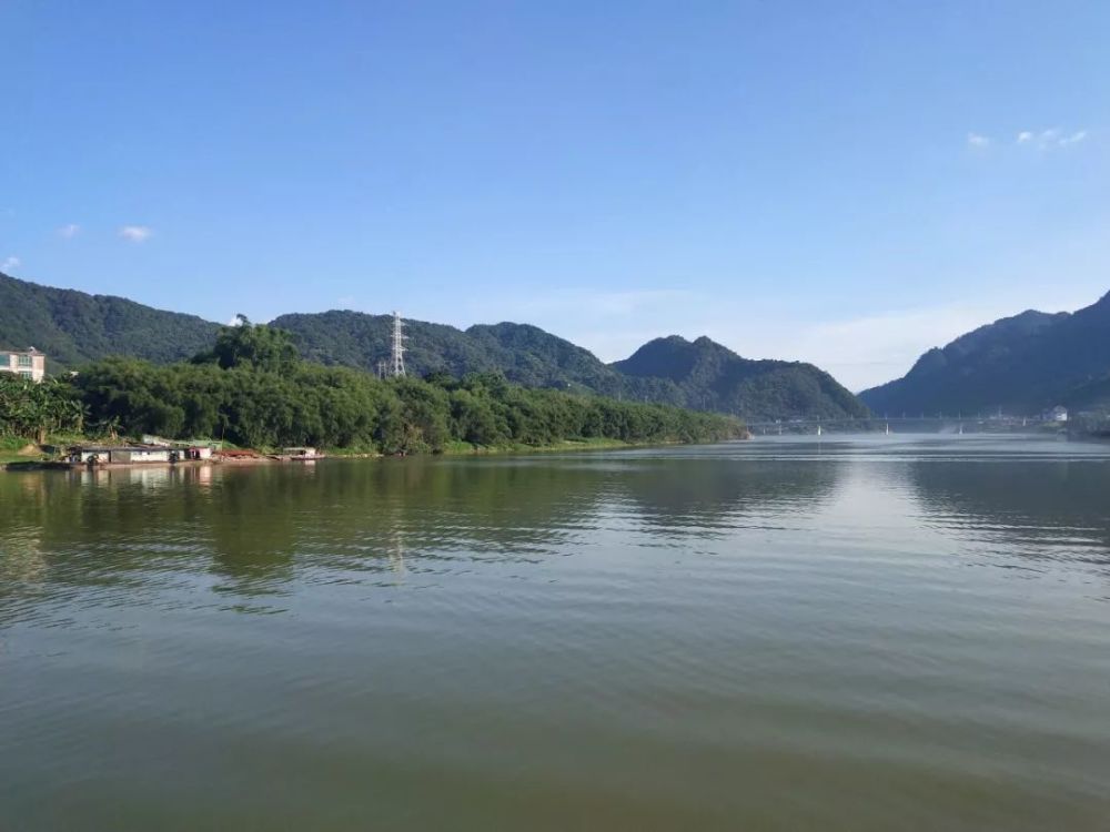 虽然游了一小段贺州昭平的桂江,但已经感觉到它的惊艳