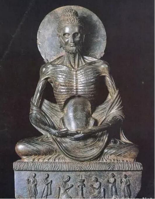 佛陀苦行石雕像公元3-4世纪巴基斯坦拉合尔博物馆馆藏
