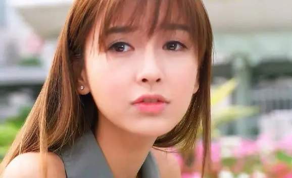 angelababy早期嫩模妆容超减龄,全包眼线日系混血小妆容来了