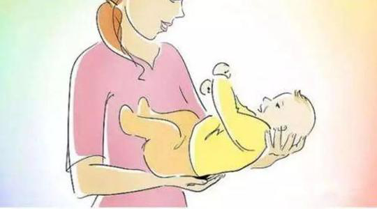 竖抱?新生儿到底应该怎么抱