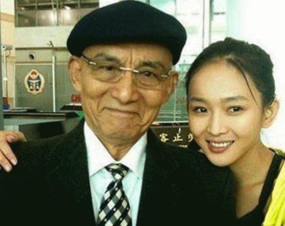 有种"神颜"叫"济公"游本昌的女儿,本以为会很丑,结果美成韩系女主脸!