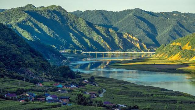 辽宁14个市经济总量排名_辽宁经济寝室照片