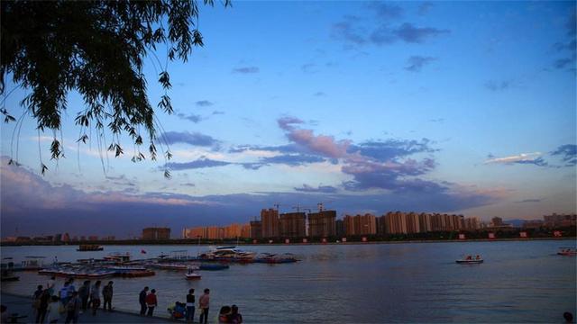 咸阳人口多_咸阳机场图片