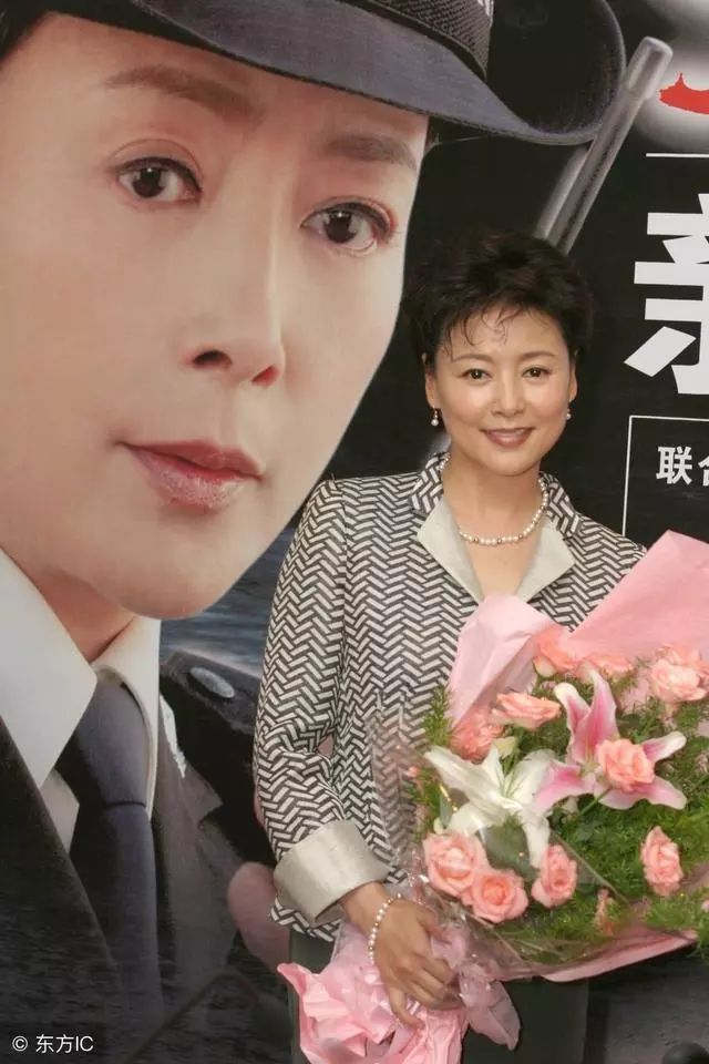 后因张建亚不愿出国离婚单身至今.
