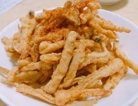 做椒盐杏鲍菇,别直接挂糊,多加1个步骤,杏鲍菇入味好吃太馋人