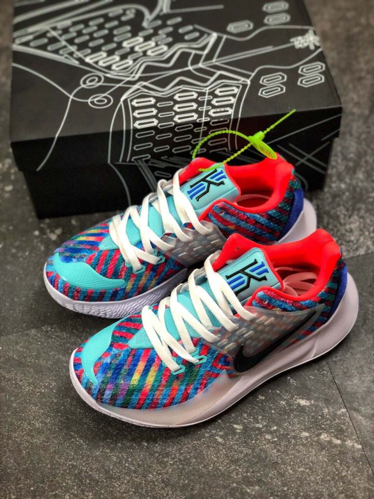 防开裂, 防滑,耐磨都是他的签名球鞋的特点,欧文5作为nike公司配色最