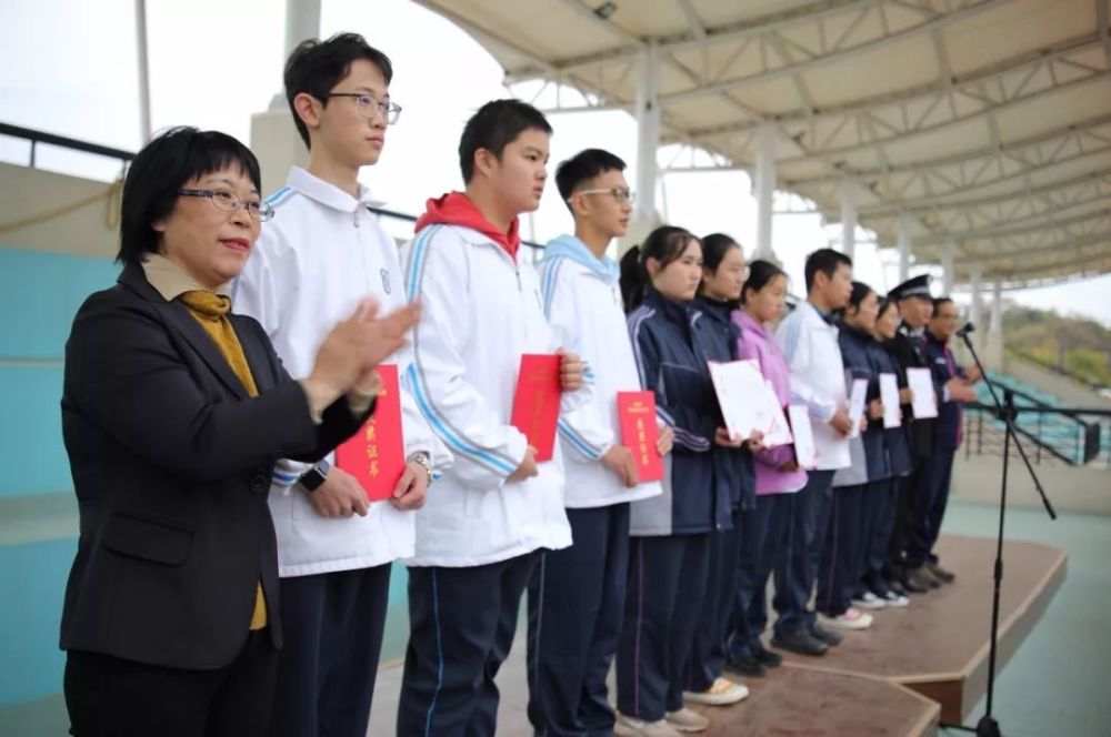 学军中学校长陈萍老师,学军中学海创园学校法制副校长,余杭派出所所长