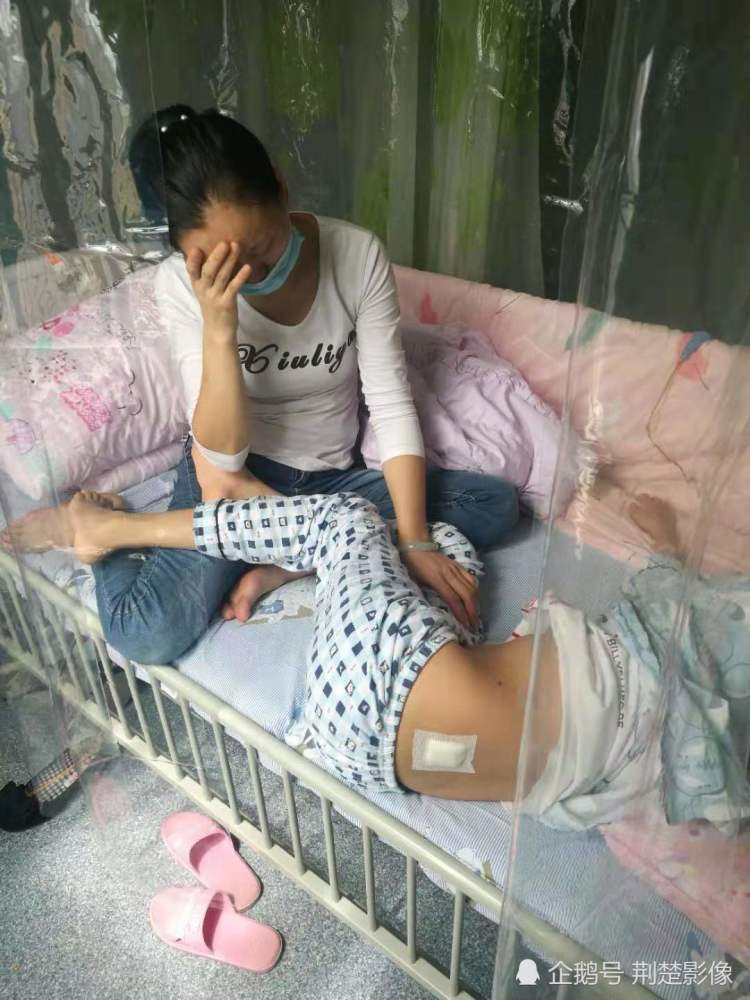 12岁男孩腿痛确诊白血病,化疗出现意外命垂急,妈妈救儿险遭害