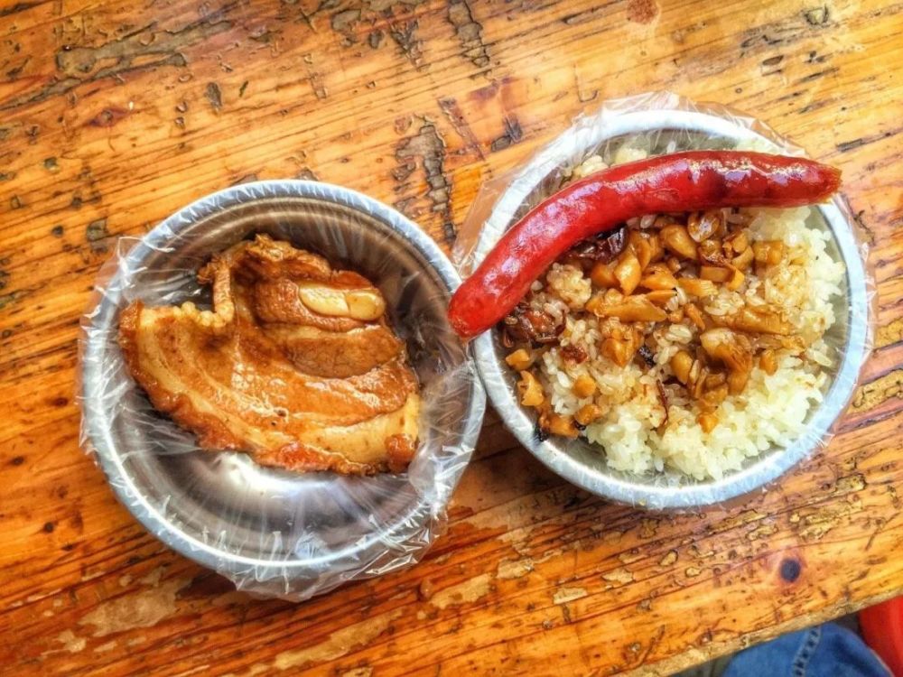 老嘢扣肉糯米饭也在这附近哦