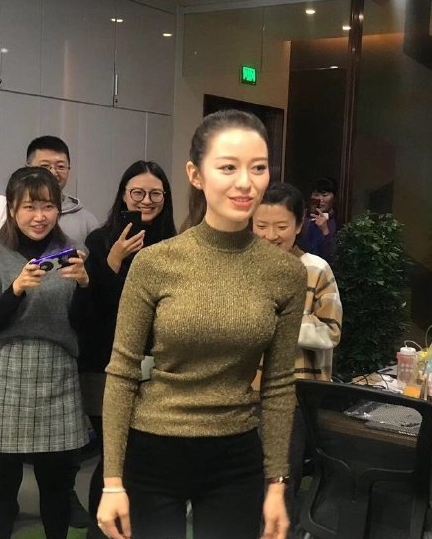 郎朗老婆吉娜生图被疯传蚂蚁腰真的绝了p都不敢这么p