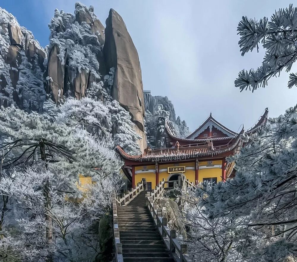 8 九华山风景区 (图源:图虫) 近日,九华山官方服务平台智慧九华山