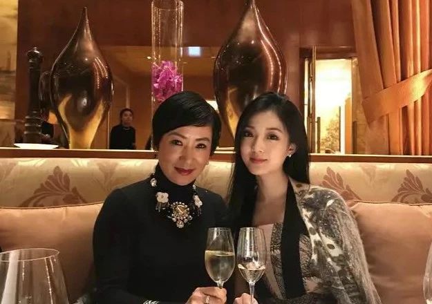 赌王唯一未婚儿子连续2年征婚仍单身四太也担忧他的婚姻