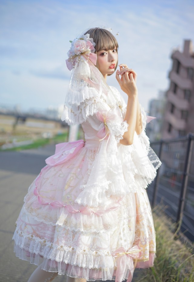 lolita小姐姐,"秘境天使"仙女裙,网友:宝藏女孩!