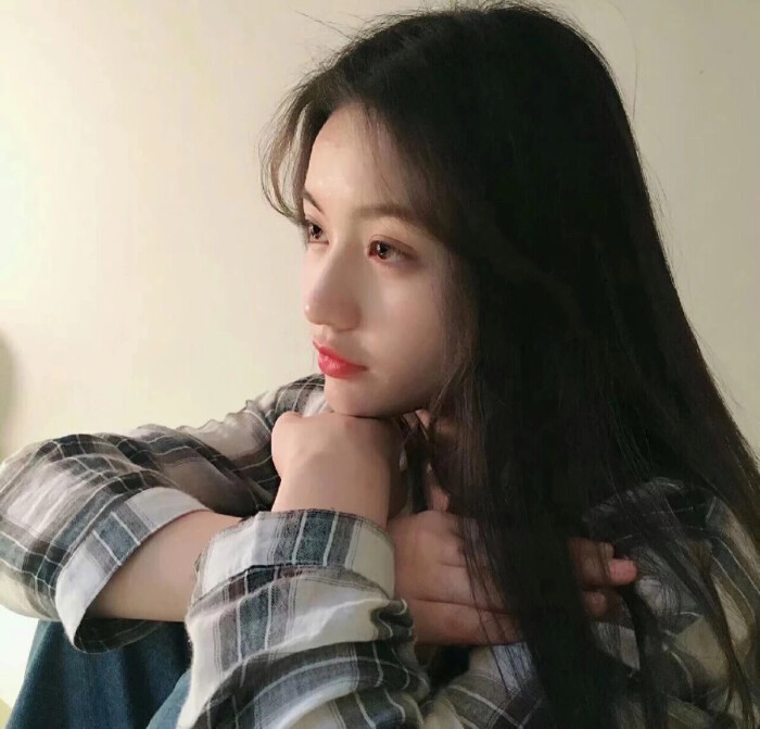 ins超火女生头像:愿你抓住时光拥抱阳光,克服困难走向