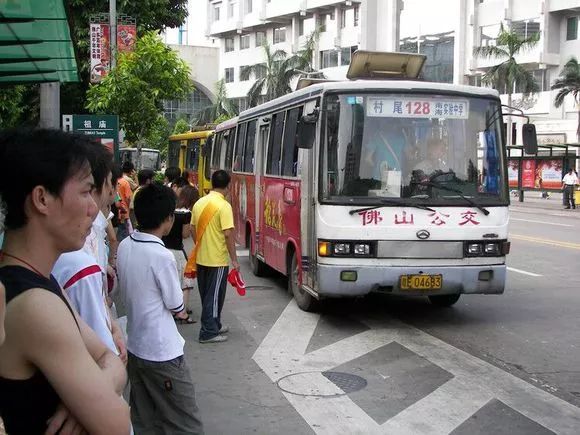 健力宝在当年是中国饮料业第一 那一年,佛山的公交车还没有全覆盖空调