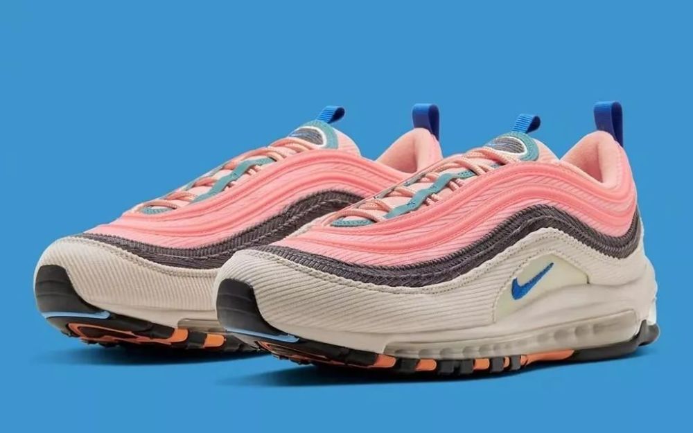 air max97怎么搭裤子_女生尿裤子