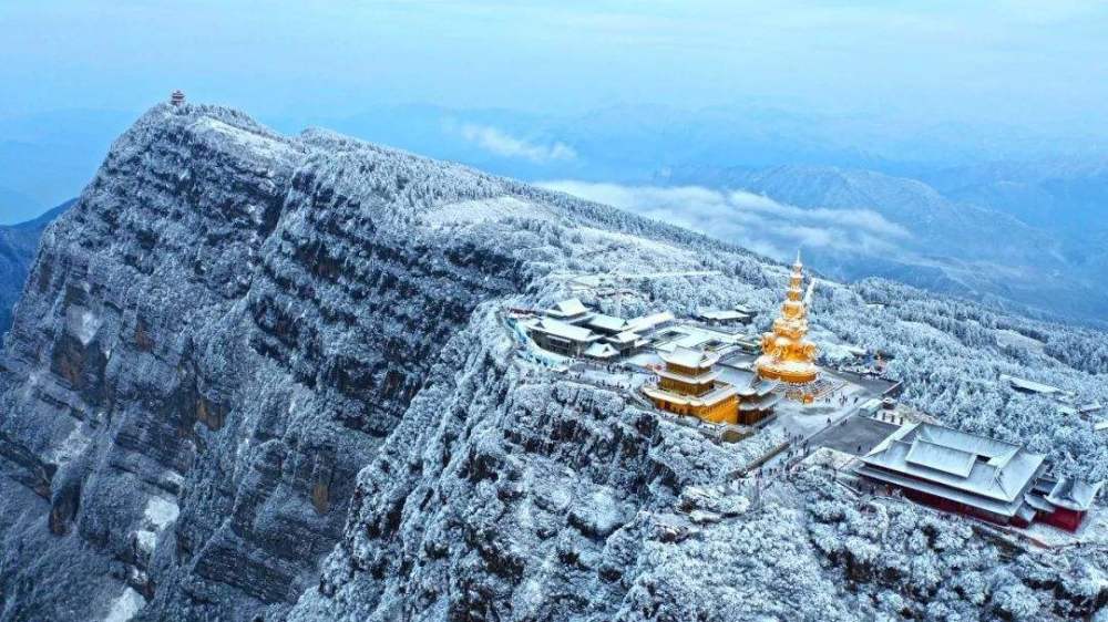 冬季旅游玩雪九大景点排行榜,长白山排名第二,峨眉山排名第八