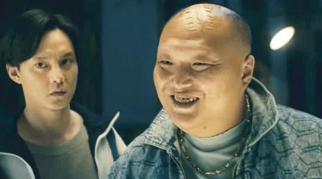 天生长相凶狠,27岁出演《夏洛特烦恼》走红,成观众心理阴影!