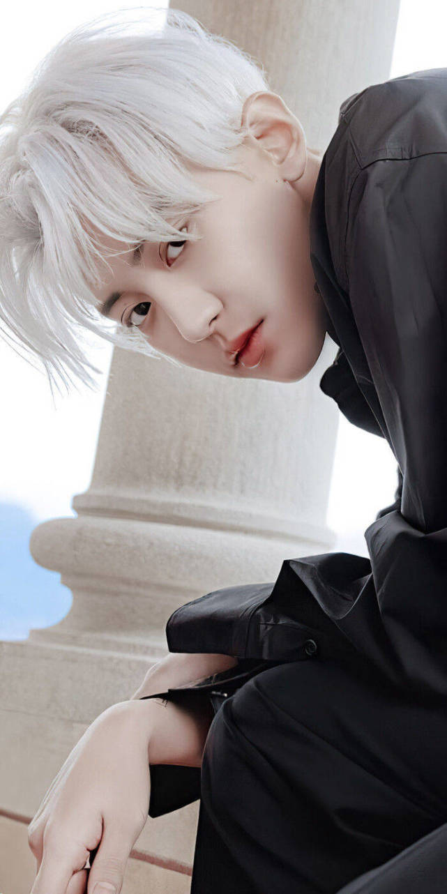 朴灿烈:白发的灿烈,冷酷又迷人