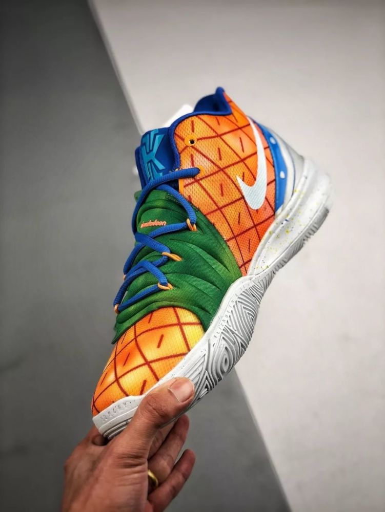 欧文5海绵宝宝未完待续!nike kyrie 5 x 菠萝屋开箱测评!