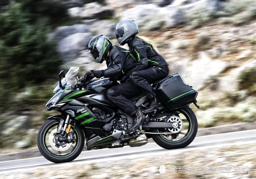 川崎2020款ninja1000sx,地平线最爱的排气没了