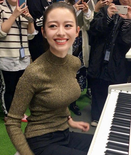 有种"整容"叫吉娜减肥,前后对比让人不敢信,该瘦的地方都瘦了