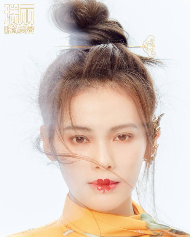东方少女国潮杂志大片曝光 经典国风妆容演绎无限创意的国际东方美