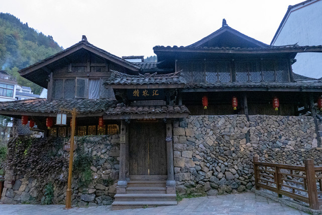温州少数民族古村落,今成小众旅行目的地,畲族长桌宴