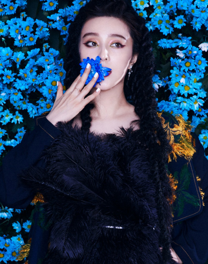 范爷荣登俄罗斯杂志"美杜莎"发型妖艳满分,女王气场无人能及