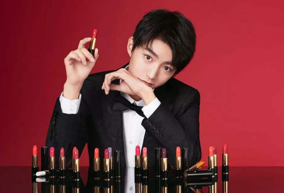 王俊凯同人文图片