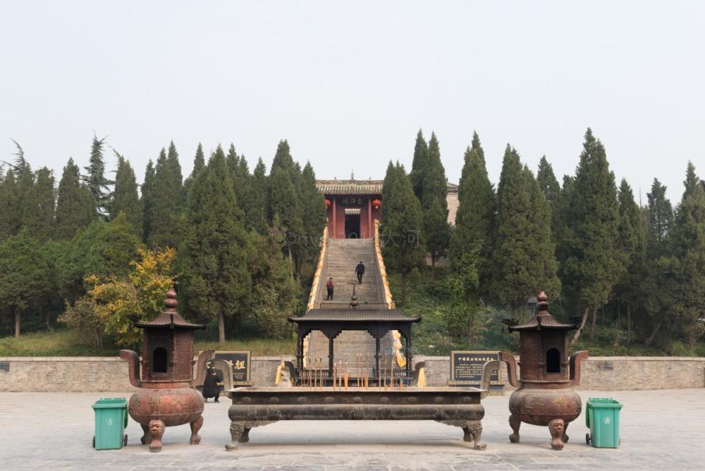 这里就是一处观星台,比东汉天文学家张衡在洛阳修建的灵台还早2200多