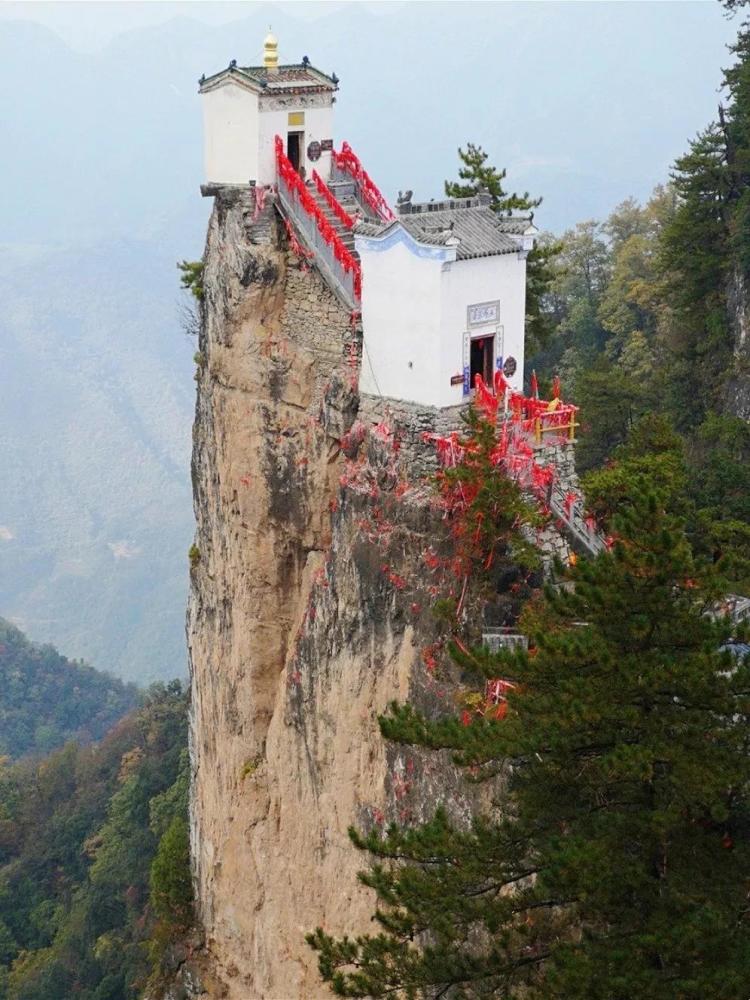 中国最险的8大寺庙!伫立悬崖千年,最后一座至今无人登顶
