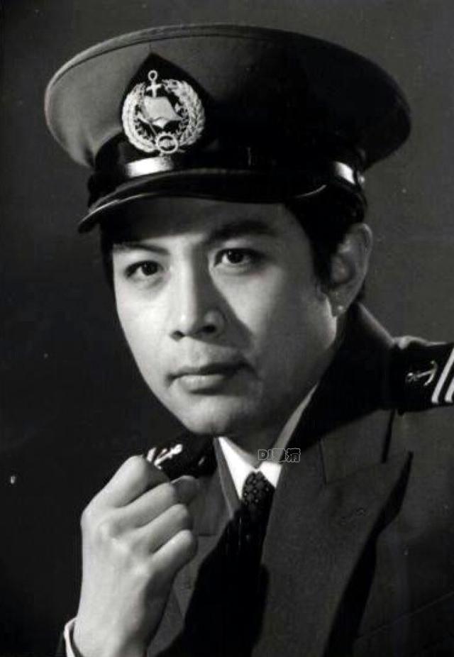 老照片欣赏,68位银幕帅哥,闪亮在80年代老电影中,那时
