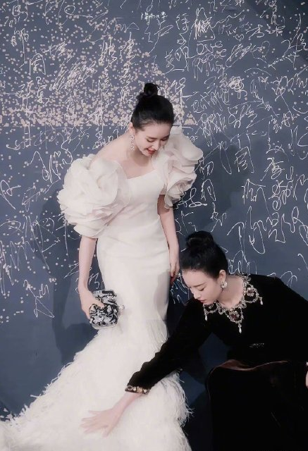 刘诗诗和倪妮同框,两大天鹅颈的世纪对决谁赢?